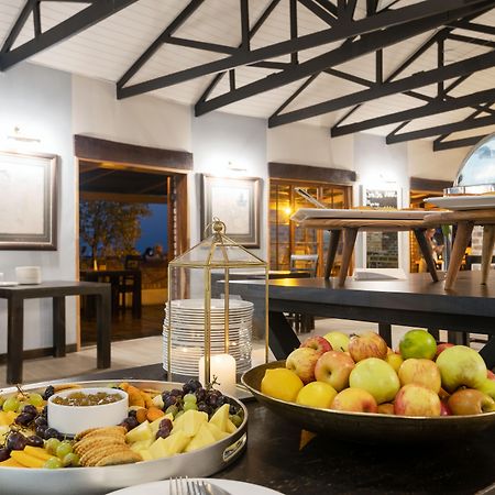 Gondwana Etosha Safari Lodge Okaukuejo Bagian luar foto