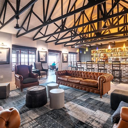 Gondwana Etosha Safari Lodge Okaukuejo Bagian luar foto