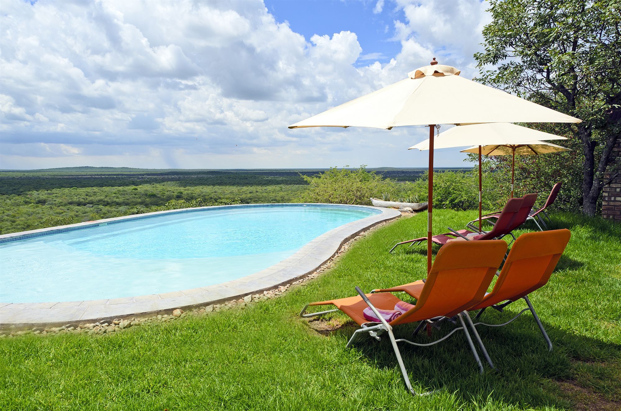 Gondwana Etosha Safari Lodge Okaukuejo Bagian luar foto