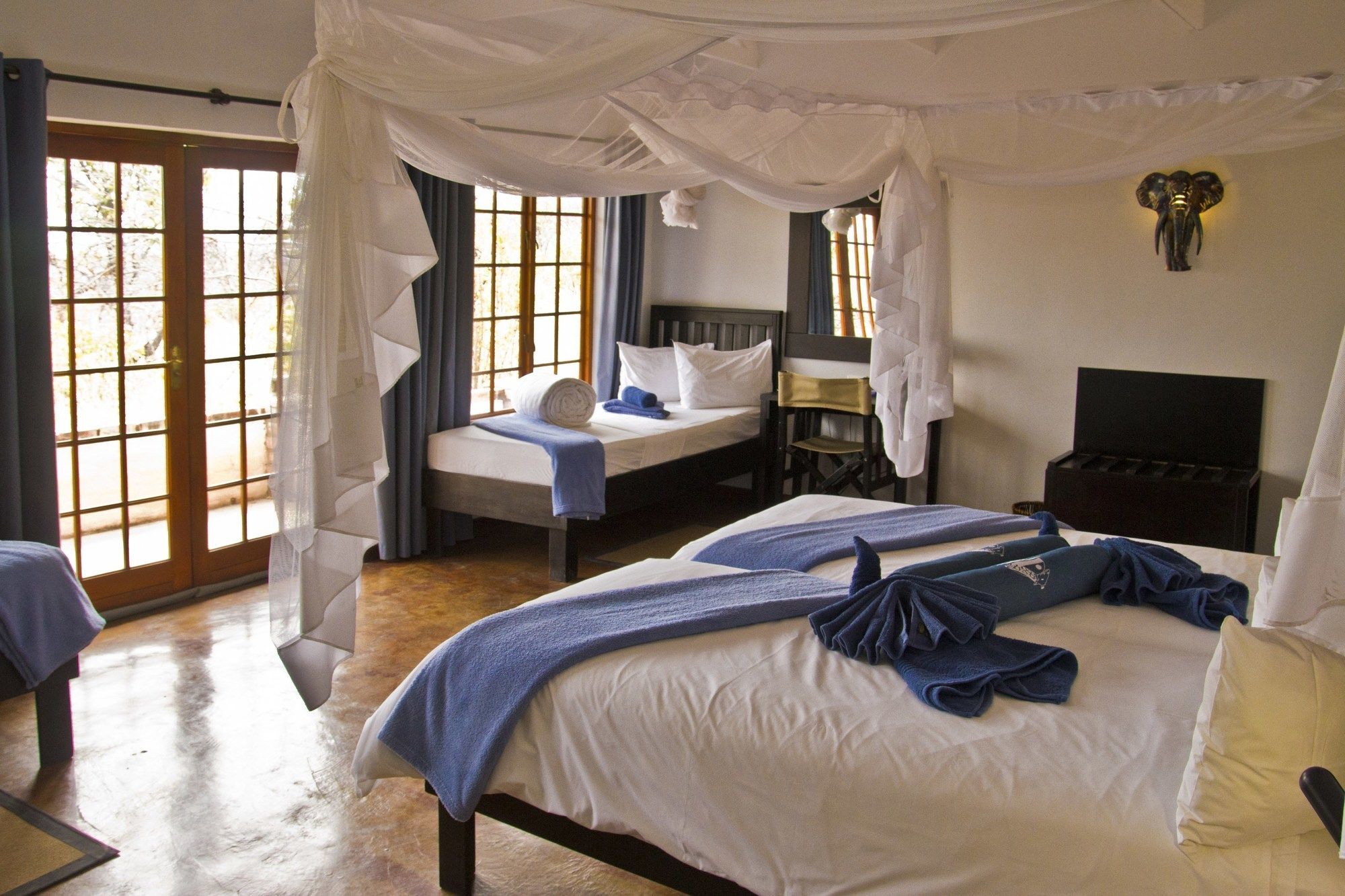 Gondwana Etosha Safari Lodge Okaukuejo Bagian luar foto